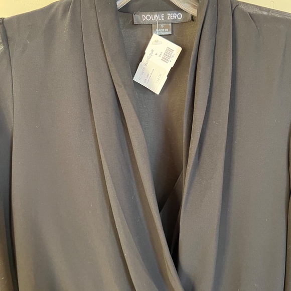 NWT - Double Zero LS V-Neck Chiffon Cross Over Blouse - Size Small - Picture 3 of 5